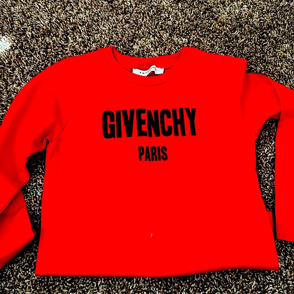No tags unwarned Vivid red long sleeve